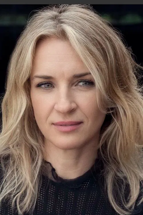 Ever Carradine profile