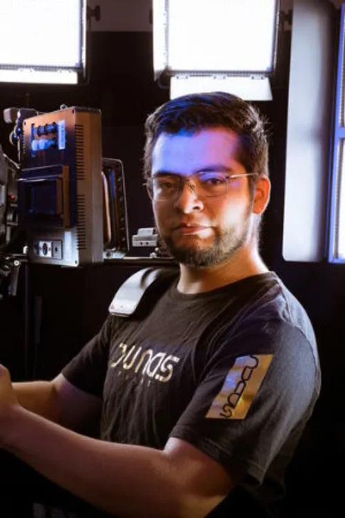 Tona Millán profile