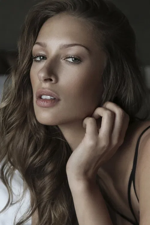 Carol Melgaço profile