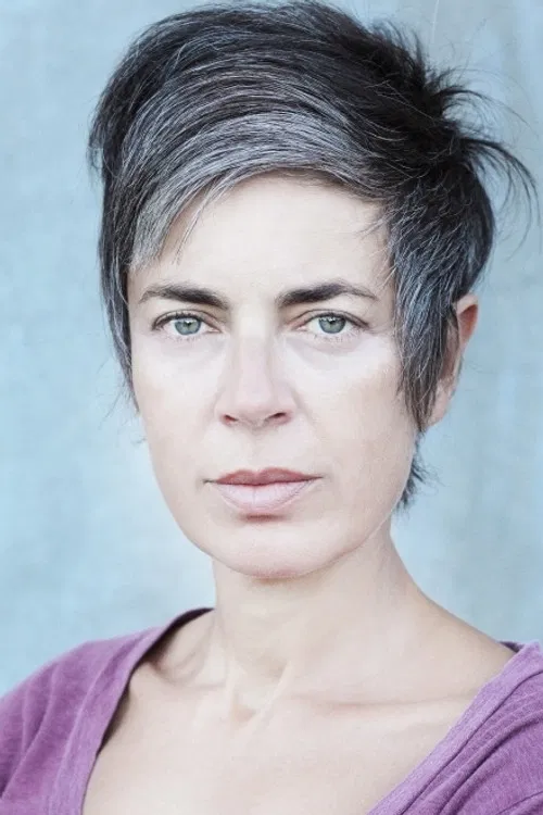 Caroline Benjo profile