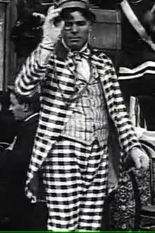 Totò entusiasta della nuova moda poster