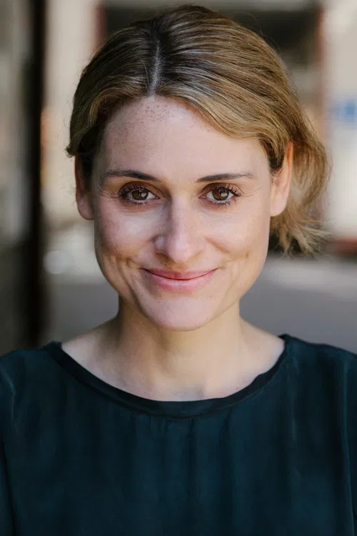 Julia Becker profile