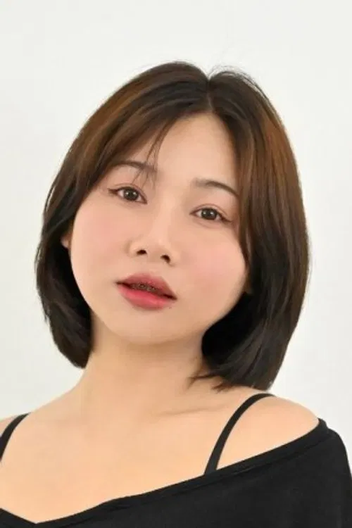 Beem Thanichasorn Wariyavanich profile