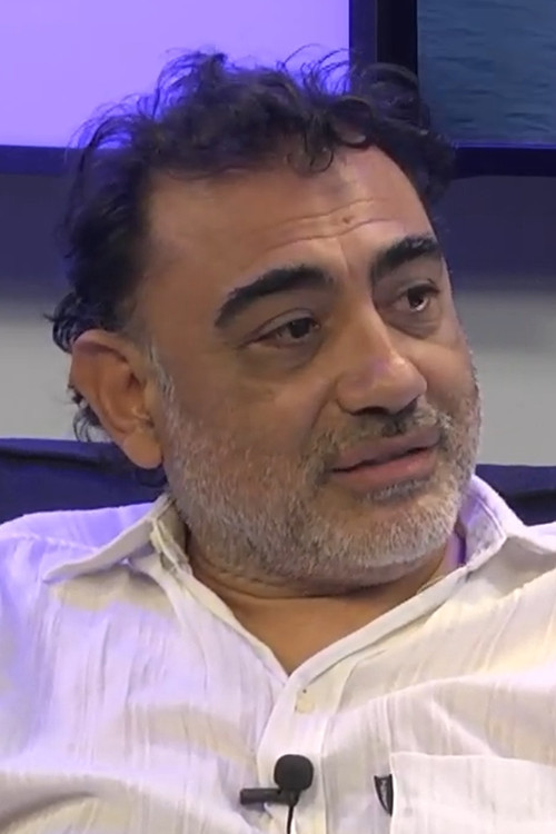 Sebastián Santa Cruz profile