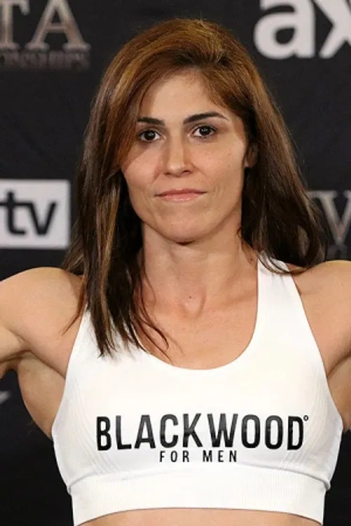 Maíra Mazar profile