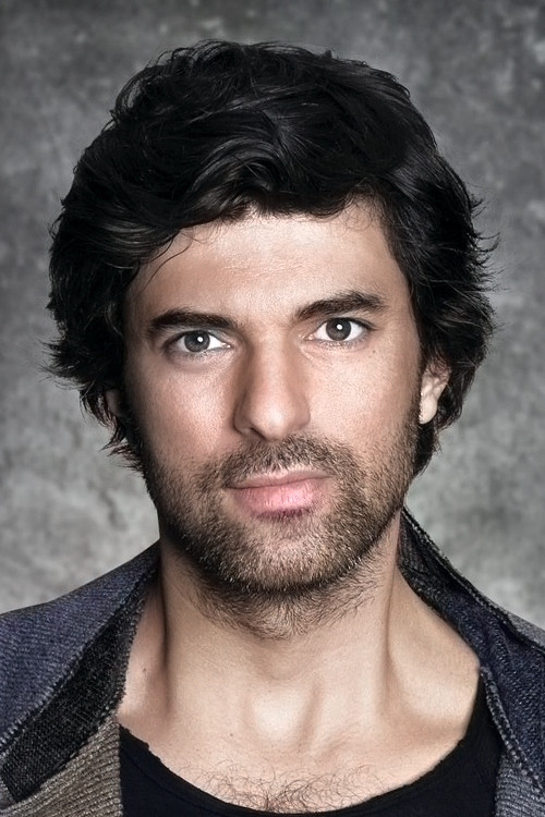 Engin Akyürek profile