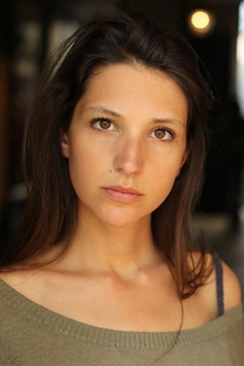 Julia Maraval profile