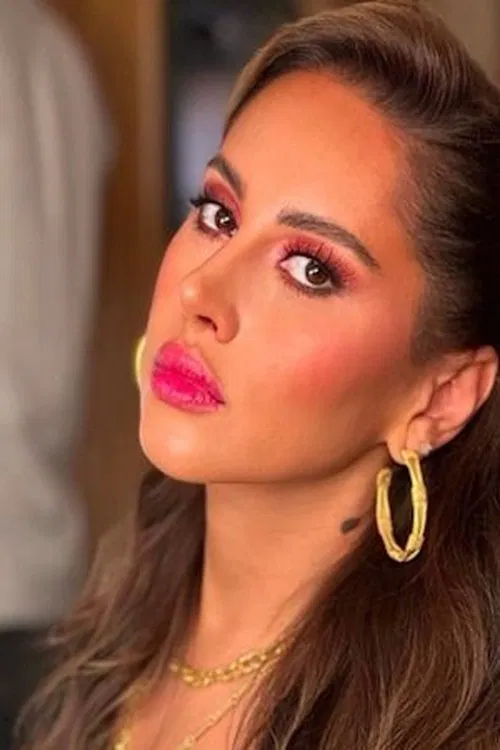 Yasmine Raeis profile