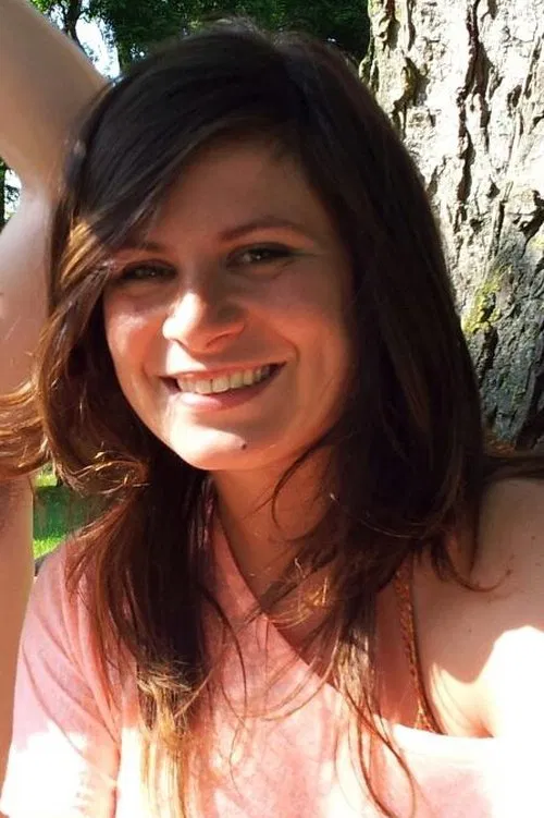 Julia Correa profile