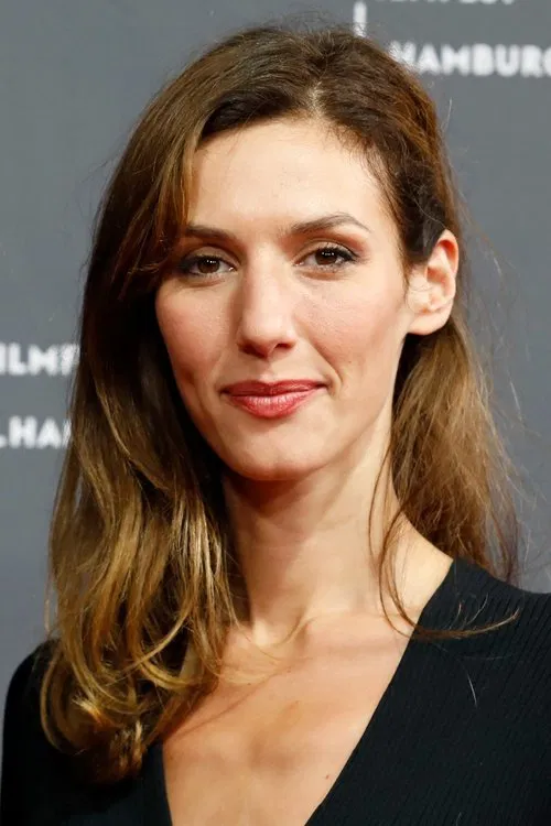 Doria Tillier profile