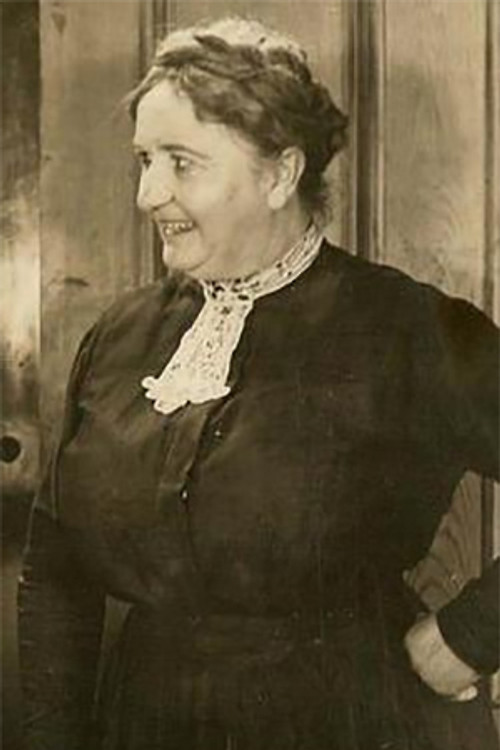 Milla Davenport profile