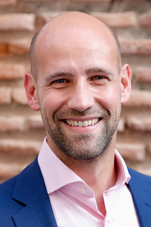 Gonzalo Miró profile