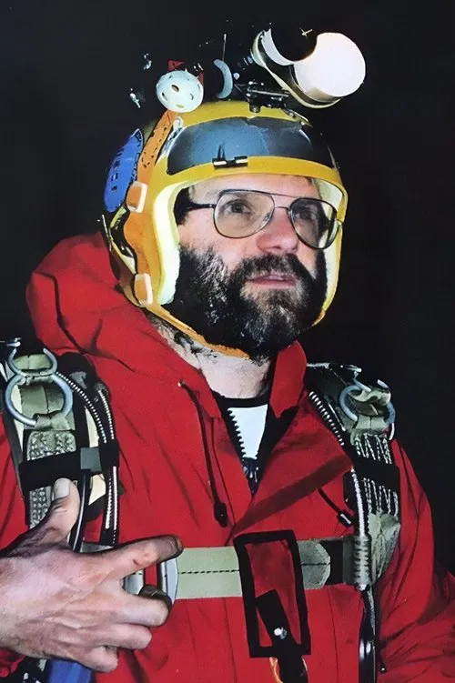 Leo Dickinson profile