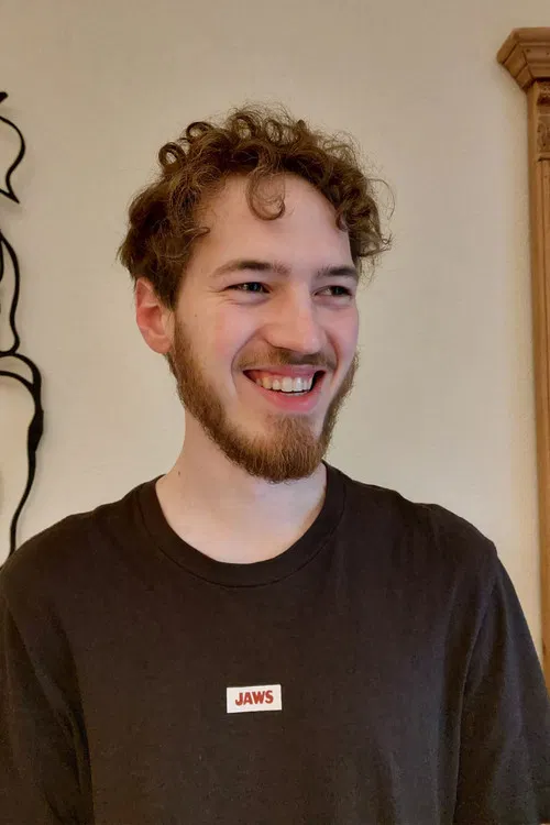 Armani Passtoors profile