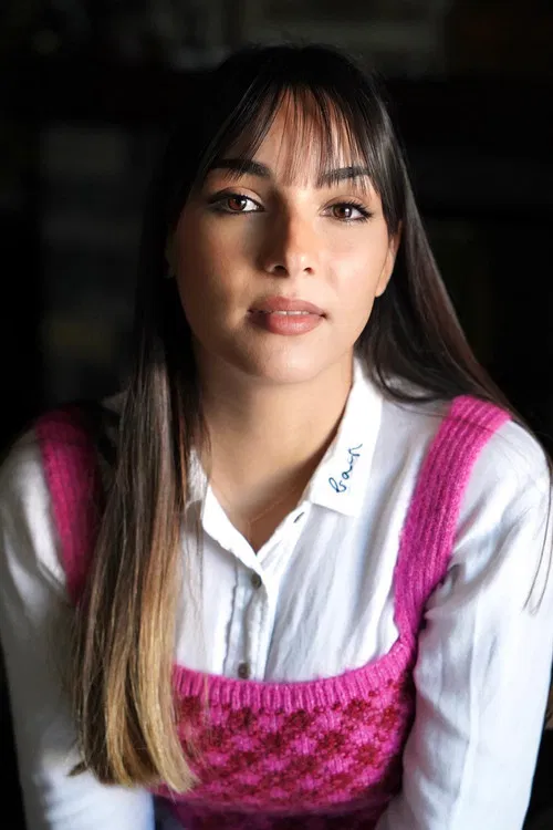 Cecilia Iris profile