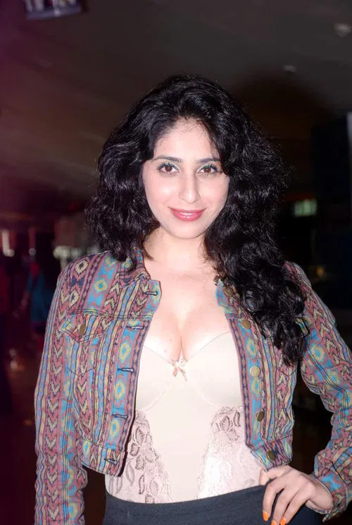 Neha Bhasin profile