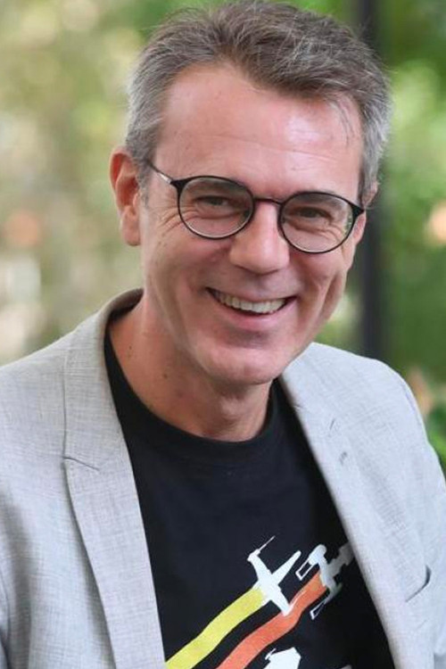 Pedro Vallín profile