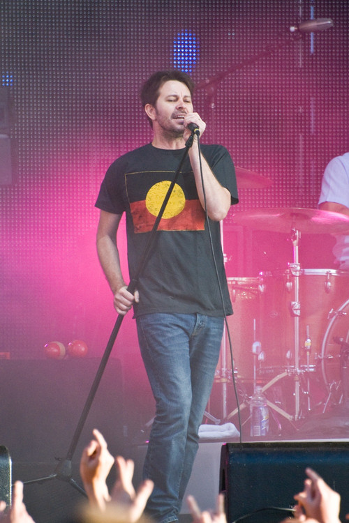 Bernard Fanning profile