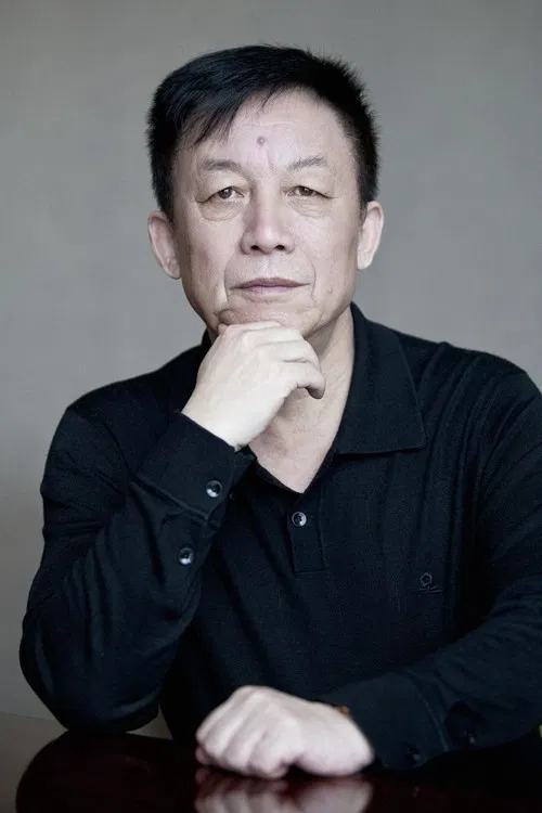 Yi Zhong-Tian profile