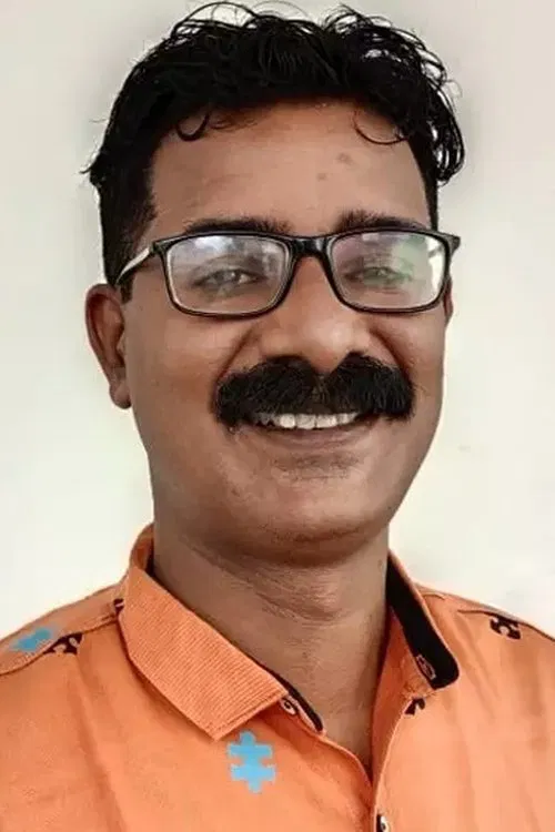 V S Hyder Ali profile