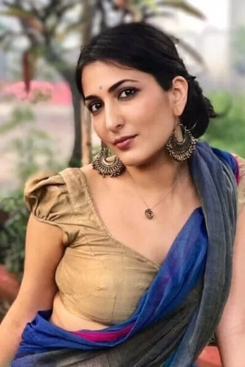 Eisha Chopra profile