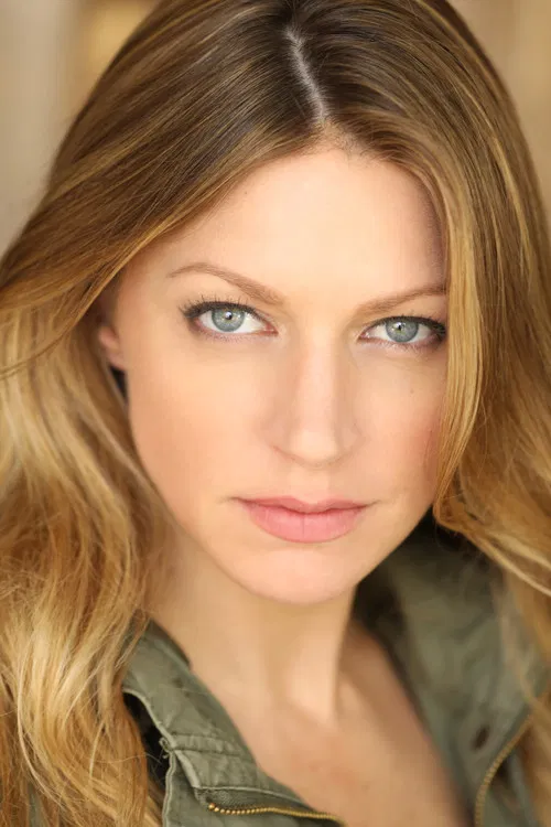 Jes Macallan profile
