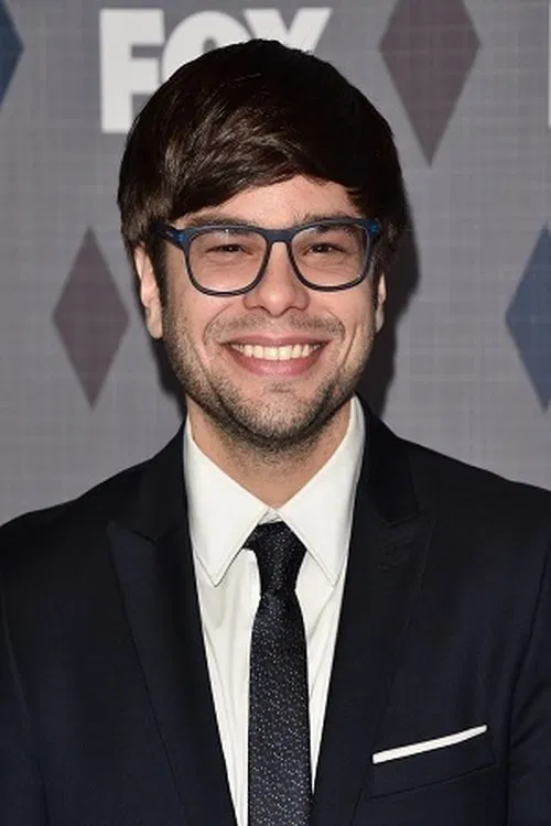 Charlie Saxton profile