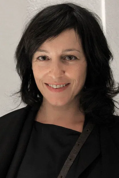 Julia Cencig profile