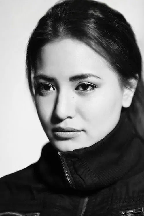 Hannah Espia profile