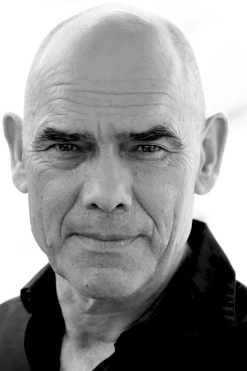 Peter Guinness profile