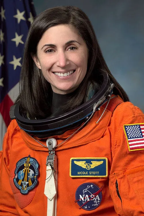 Nicole Stott profile