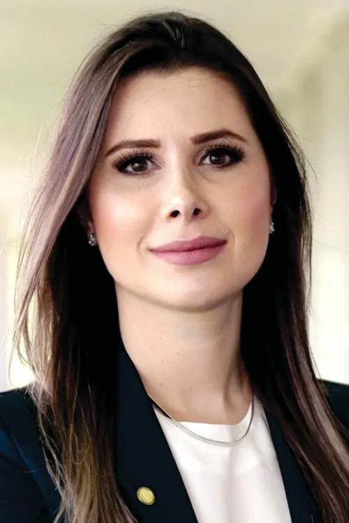 Caroline de Toni profile