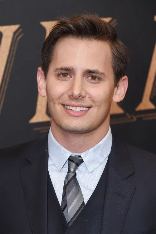 Benj Pasek profile