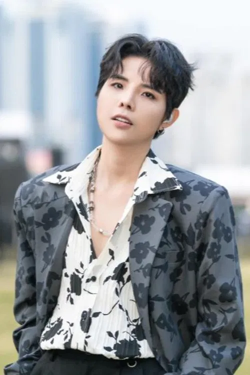 Vũ Cát Tường profile