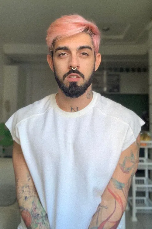 Peu Queiroga profile