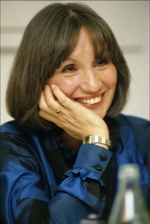 Ana Diosdado profile