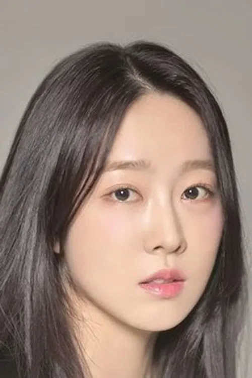 Kim Yoo-jung profile