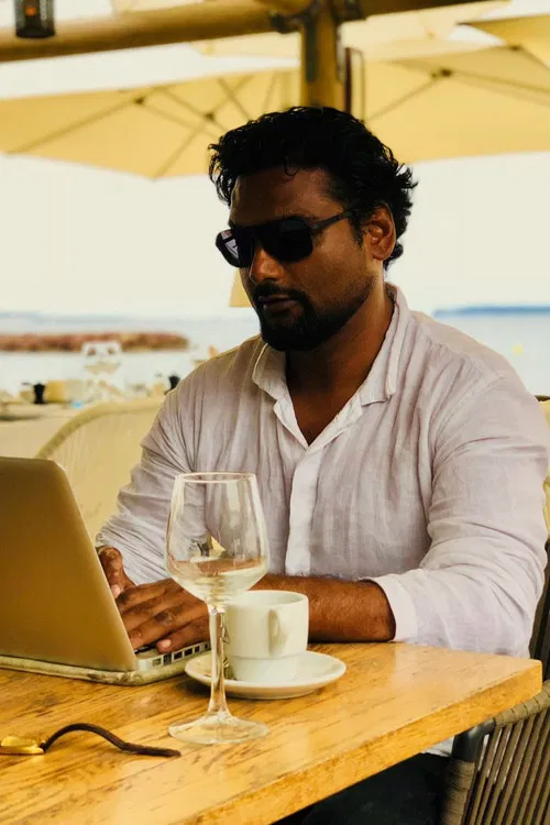 Paul Angunawela profile