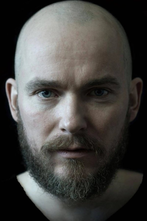 Thomas Knuth-Winterfeldt profile