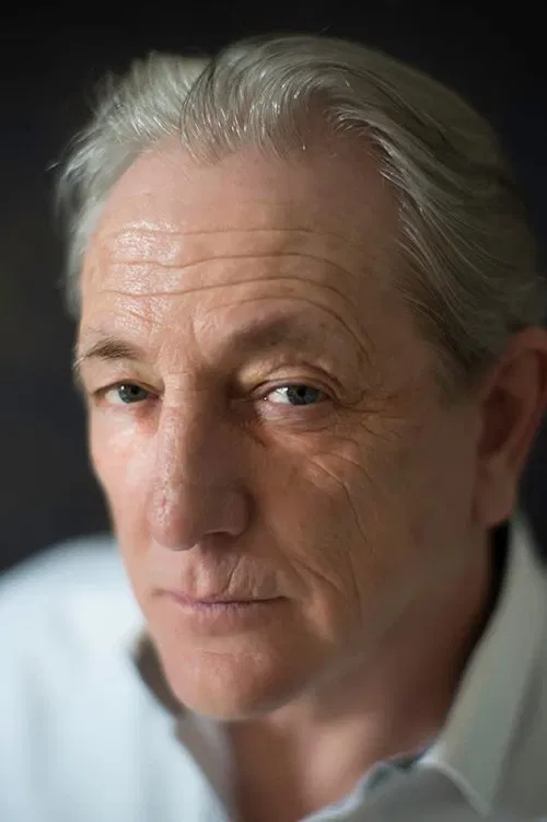 Mark Wingett profile