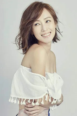 Esther Huang profile