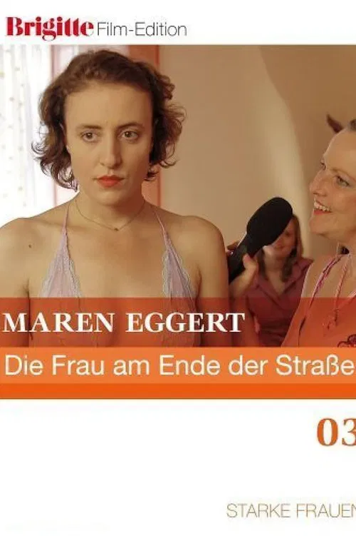Die Frau am Ende der Straße poster