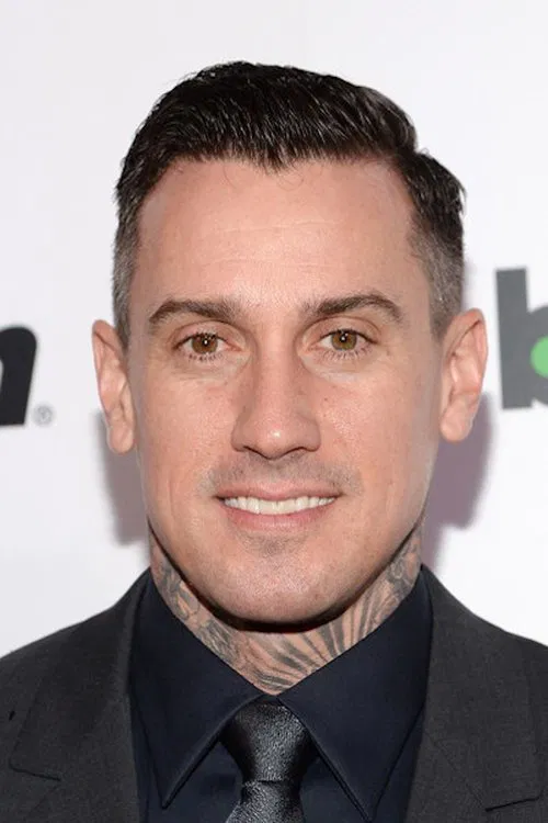 Carey Hart profile