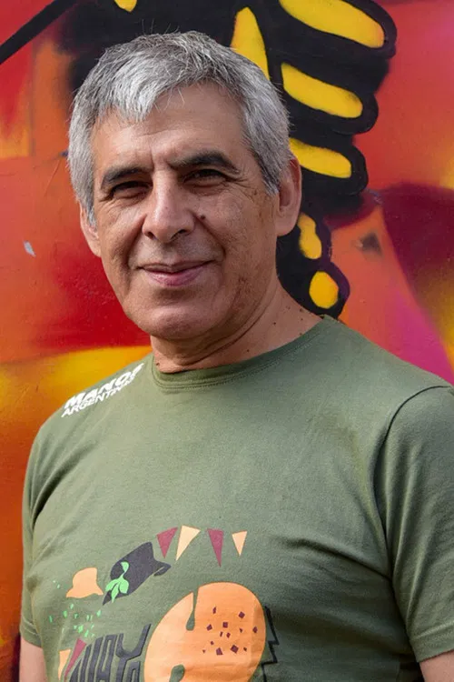 Peteco Carabajal profile