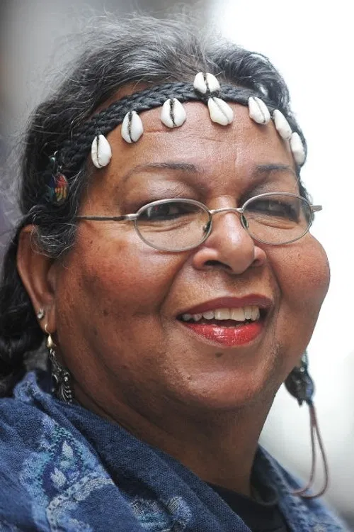 Victoria Cruz profile