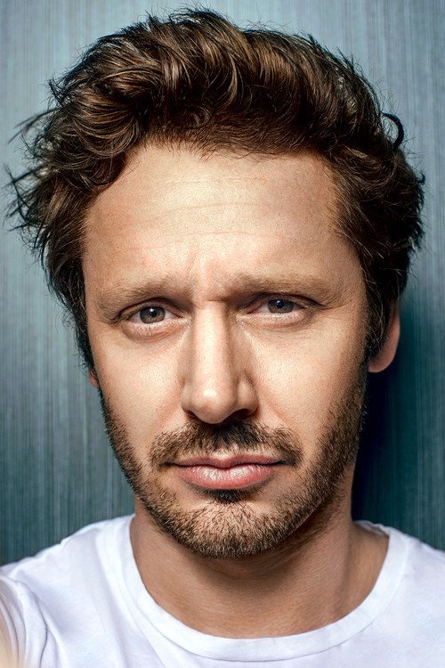 Benjamín Vicuña profile