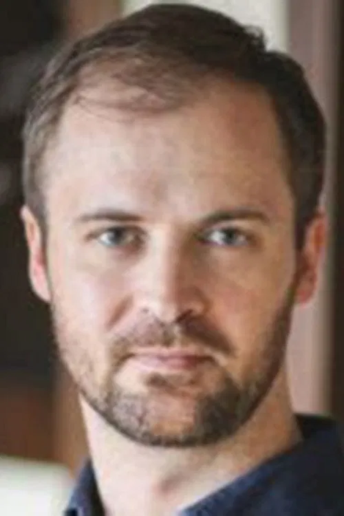 Elliot Travers profile