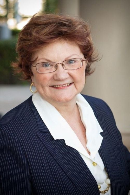 Sharyn Kmieciak profile