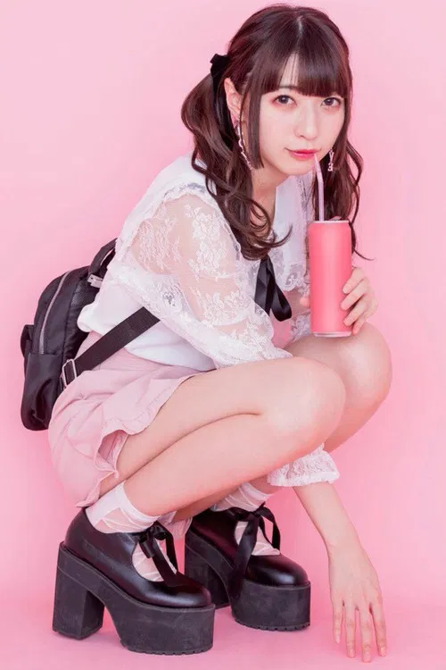 足立 める profile