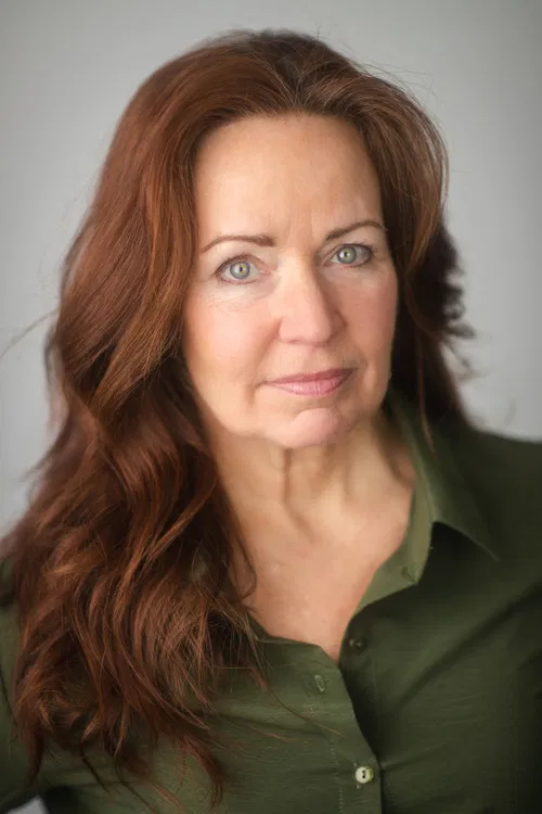 Deanna Mae Lloyd profile